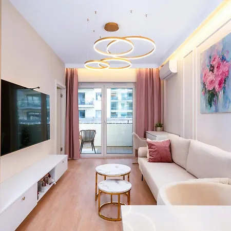 Luxury Riverside With Netflix, Primetv, Ev Parking And 1gbps Wifi *