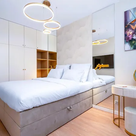 Luxury Riverside With Netflix, Primetv, Ev Parking And 1gbps Wifi * Wroclaw