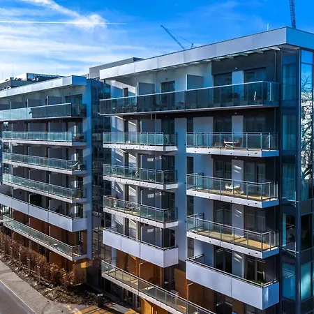 Luxury Riverside With Netflix, Primetv, Ev Parking And 1gbps Wifi *