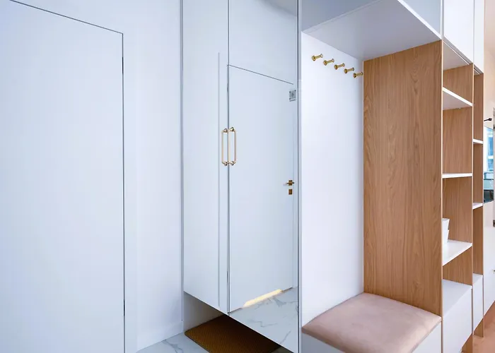 Luxury 24h With Netflix, Primetv, Ev Parking And 1gbps Wifi Βρότσλαβ