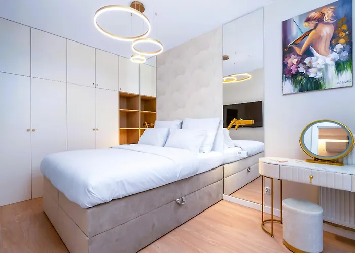 Luxury Riverside Apartment With Netflix, Primetv, Ev Parking And 1Gbps Wifi * Wroclaw